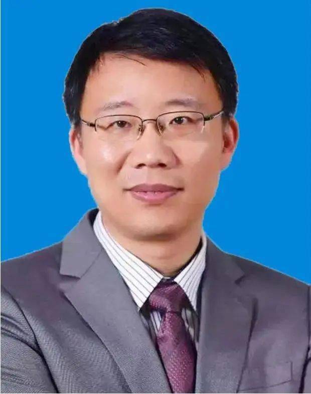 张炜,51岁,中共党员,上海中医药大学附属曙光医院,呼吸科主任,主任