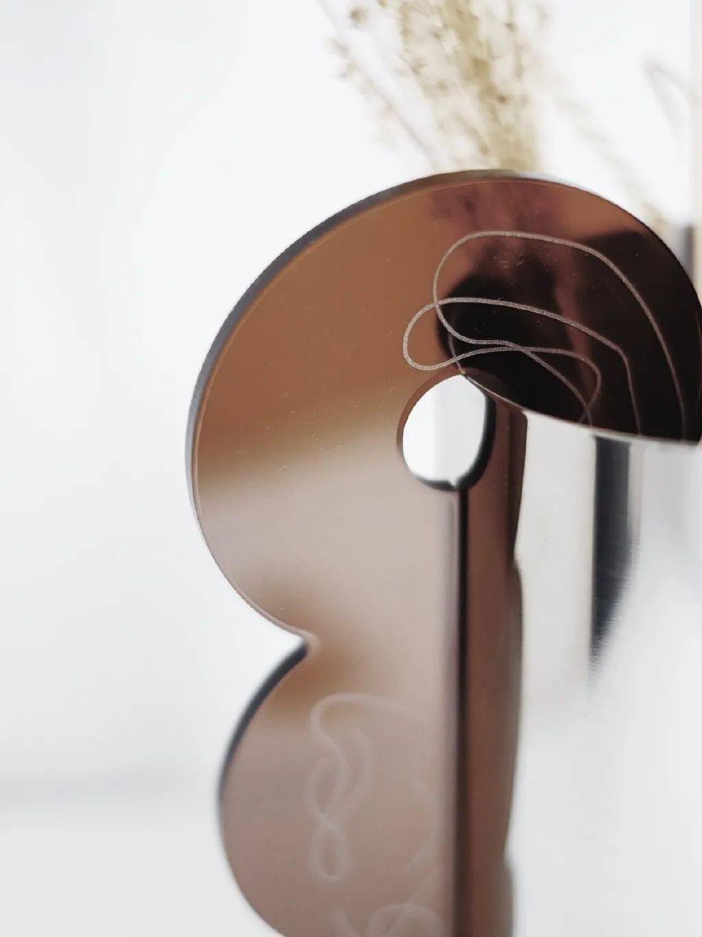 Helle|“长得这么好看，花瓶就花瓶吧”