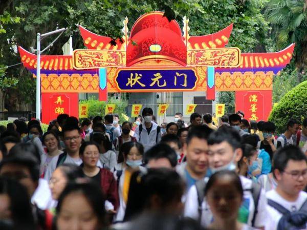 生活|广东“高分屏蔽生”学习生活细节遭曝光，谁在炒作?