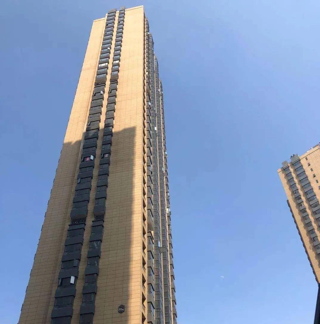 电梯|崩溃！苦等十年的回迁房，回家至少要穿6道门，最新回应→