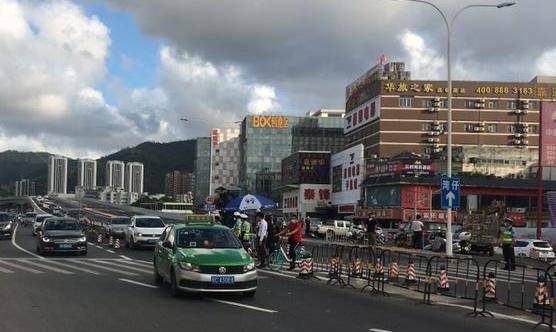 外地一家四口来珠海旅游，回家途中父亲出事被抓！孩子哭闹不止！