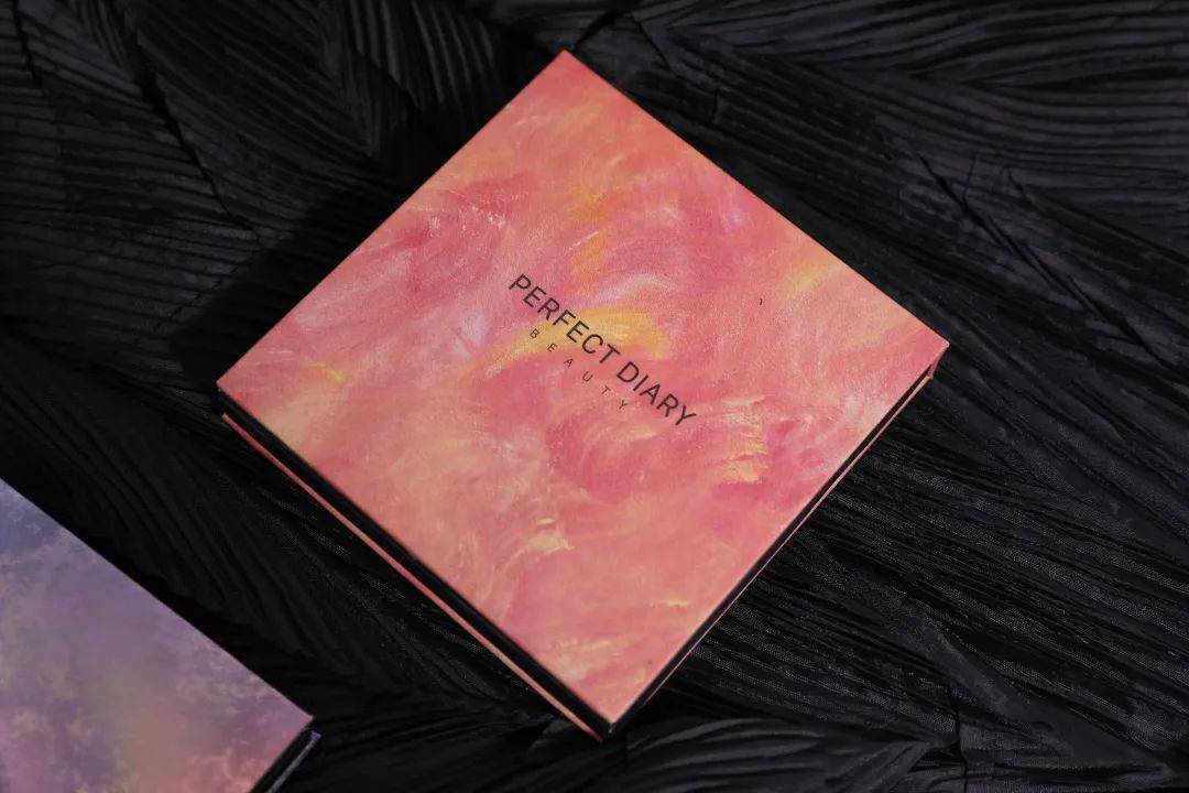 日记|完美日记系列眼影评测 | 真的不知道为啥锦鲤盘能这么火?