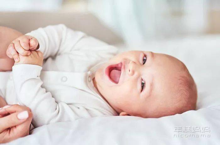 方法|这个方法超！简！单！看宝宝有没有吃饱奶