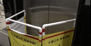 小区|可怕！电梯失速冲顶，男子腾空撞上天花板后腰椎骨折…