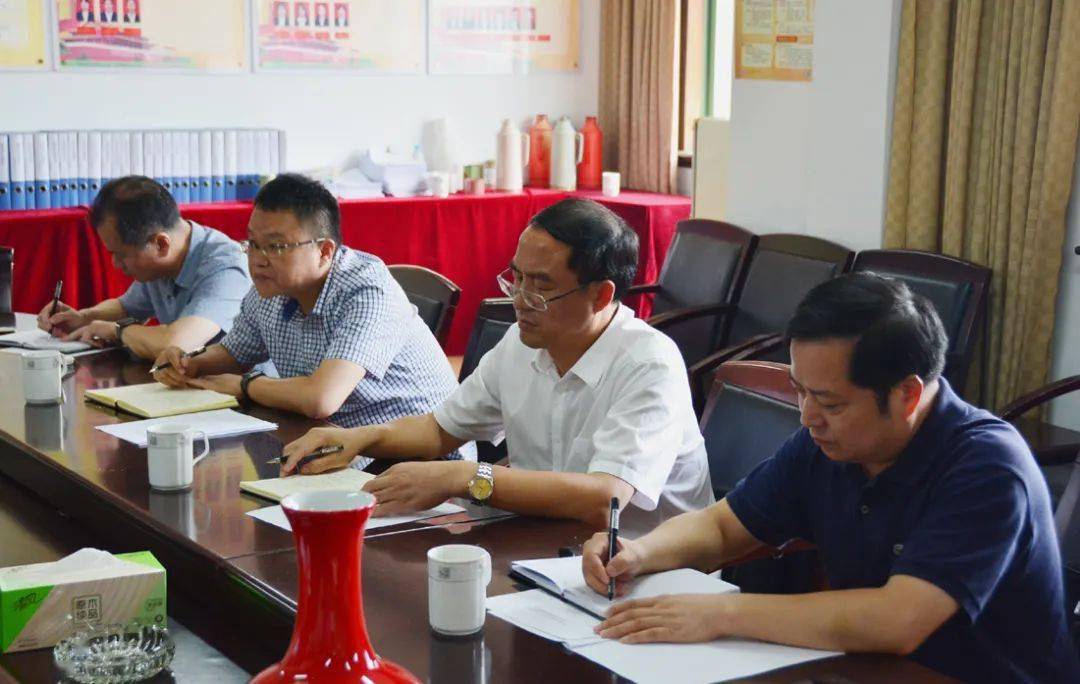 市教育局党委书记,局长王胜战莅临高风中学调研