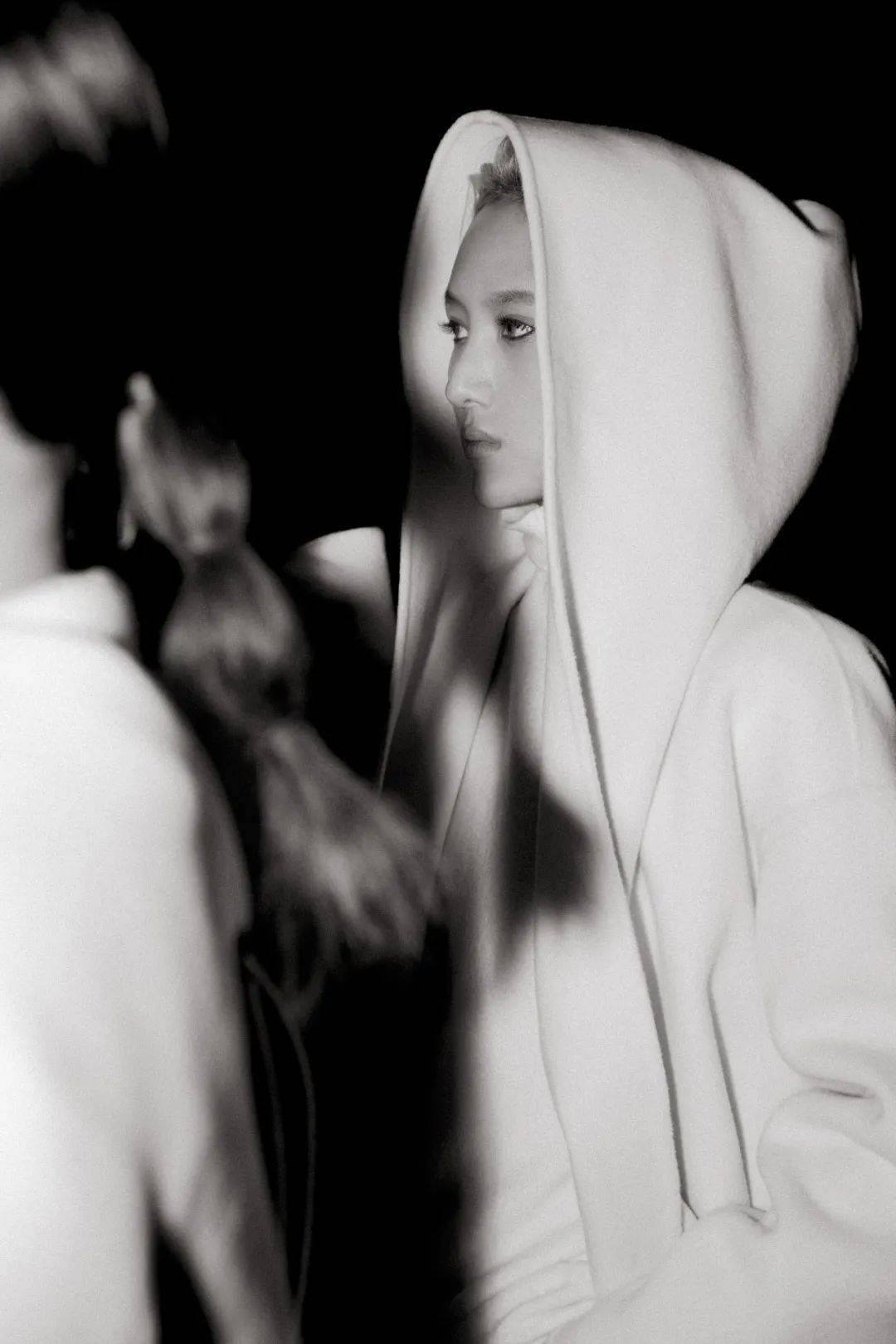 流转|ES MODISH 品牌专场秀 | 一手 · SUN IN SKY国际时尚周(暨SUN IN SKY第七届发布周)