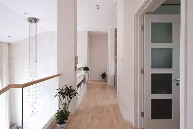 实景|450平挑空别墅实景，虽然是简约风格但是很华丽