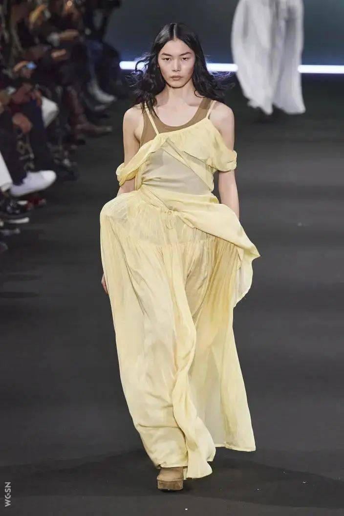 色彩|2020/21秋冬女装色彩趋势：复古时尚风潮再次燃起！半身裙流行趋势！