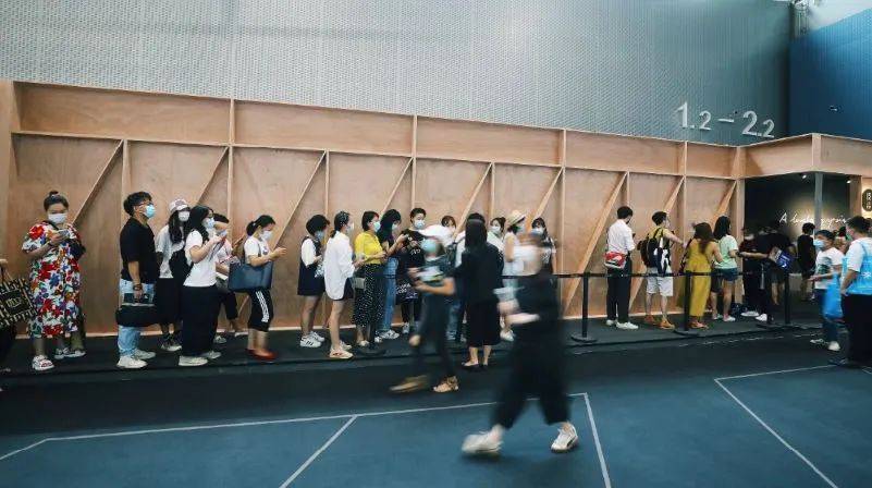 莫比|小孩子才做选择，?买得起?和?有意思?，我两个都要 | 现场