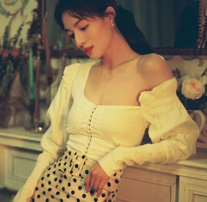 水果|2020夏天最流行的“果汁系穿搭”，复古优雅，太上头了！！