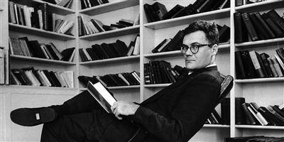 罗伯特·洛威尔|《臭鼬的时光》 平易近人的洞见