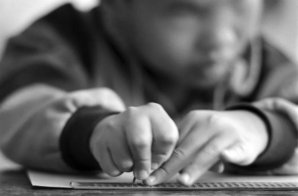 专业|留守女孩考上北大被嘲：你有什么资格笑话她？