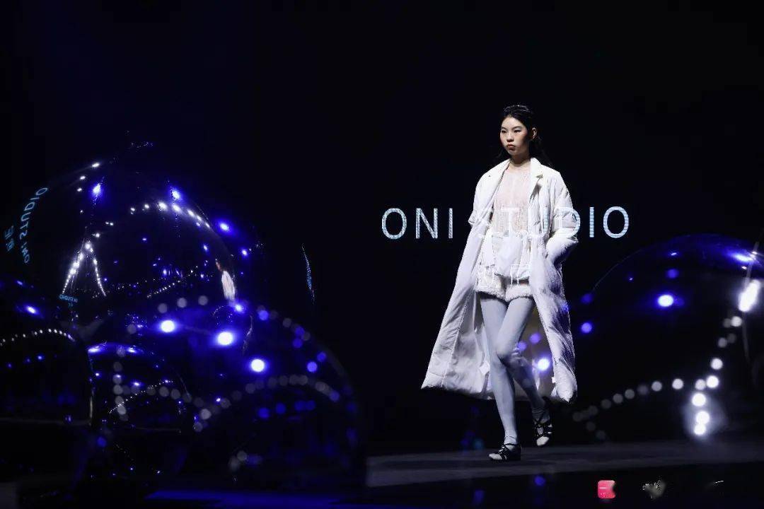 向在|ONI STUDIO 品牌专场秀 | 一手 · SUN IN SKY国际时尚周（暨SUN IN SKY第七届发布周）