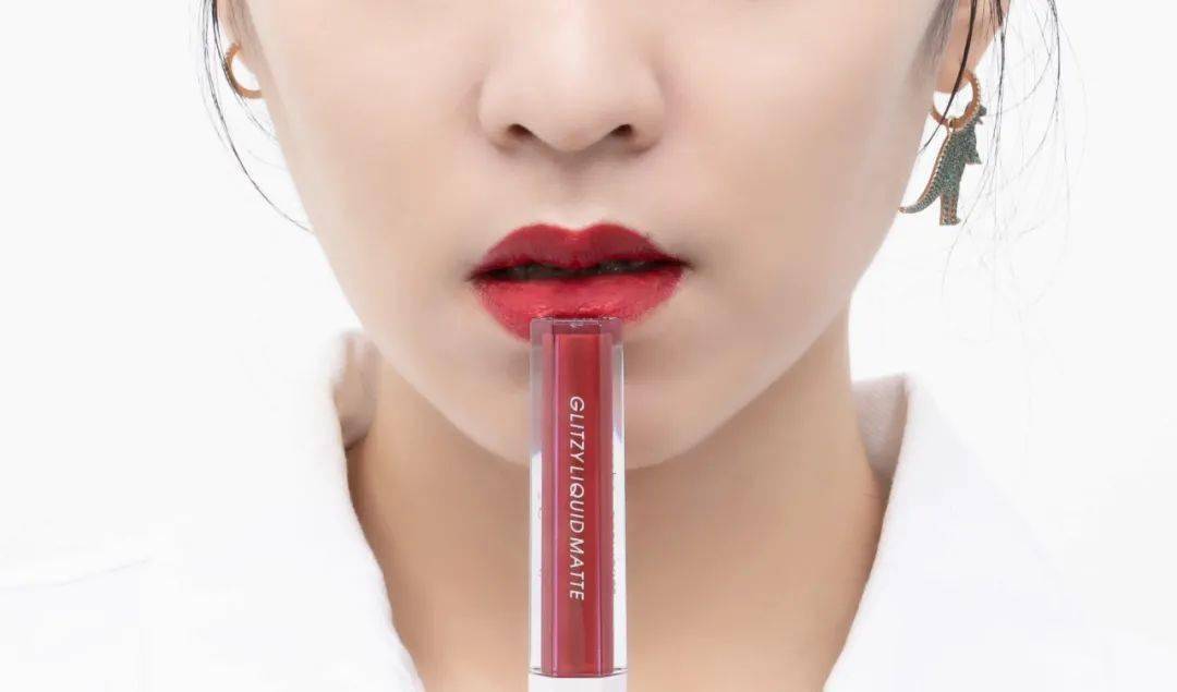 犯规|美到犯规的唇釉,8 支只要 300 多块