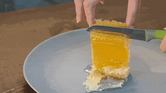 肌肤|脸上挤出的“白浆”是什么？原来是它作怪！出油、过敏也因此而起！