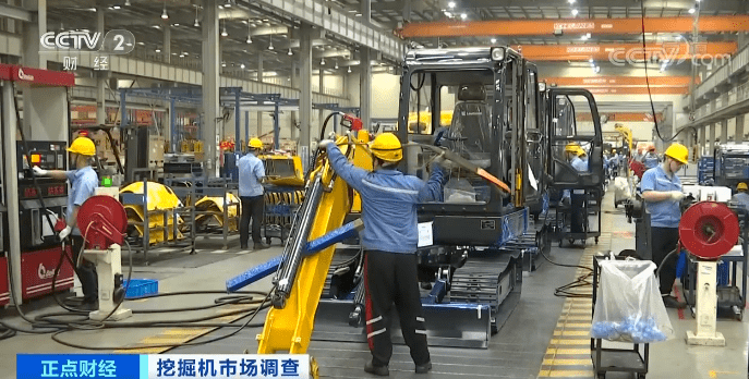 信号|“来5亿块钱的”！挖掘机火到租不到！有人仓库里囤了200台…释放什么信号？