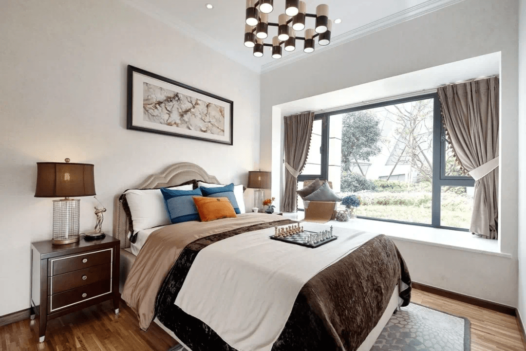 飘窗不能打的主卧怎么设计 aeffe67d35df4595a92e9a813dfac8bb.png