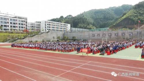 江川|靠实力吃肉！三江江川小学期末奖励双优生200多条鲜活鲤鱼