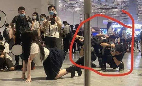 女生|漫展上的制服与偷窥:是女生有伤风化,还是男性偷拍有错?