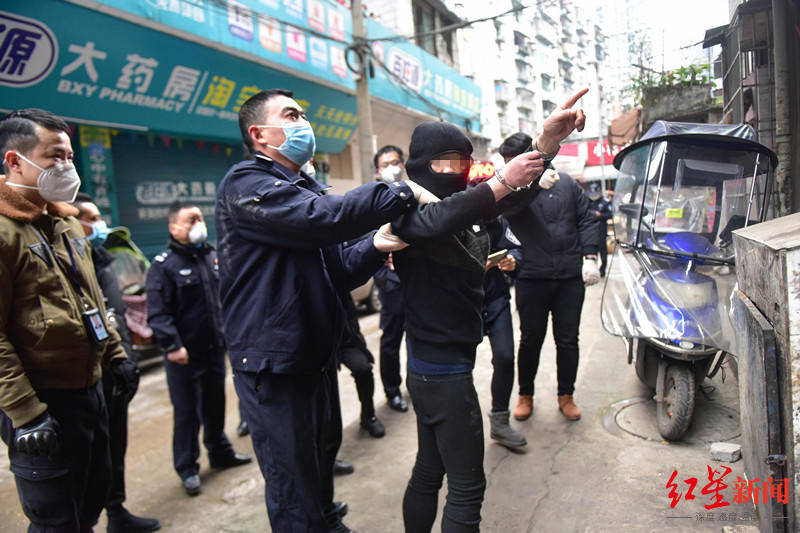 玩笑|南充3死1伤命案嫌疑人被判死刑：因玩笑怀恨报复，曾伤害父亲致死获刑13年