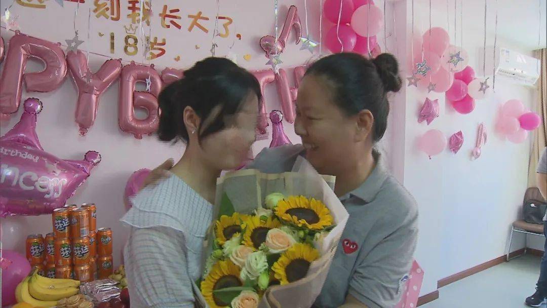 18岁怎么过生日有意义 e54687e96ddd4cf3b17a610698281524.jpeg