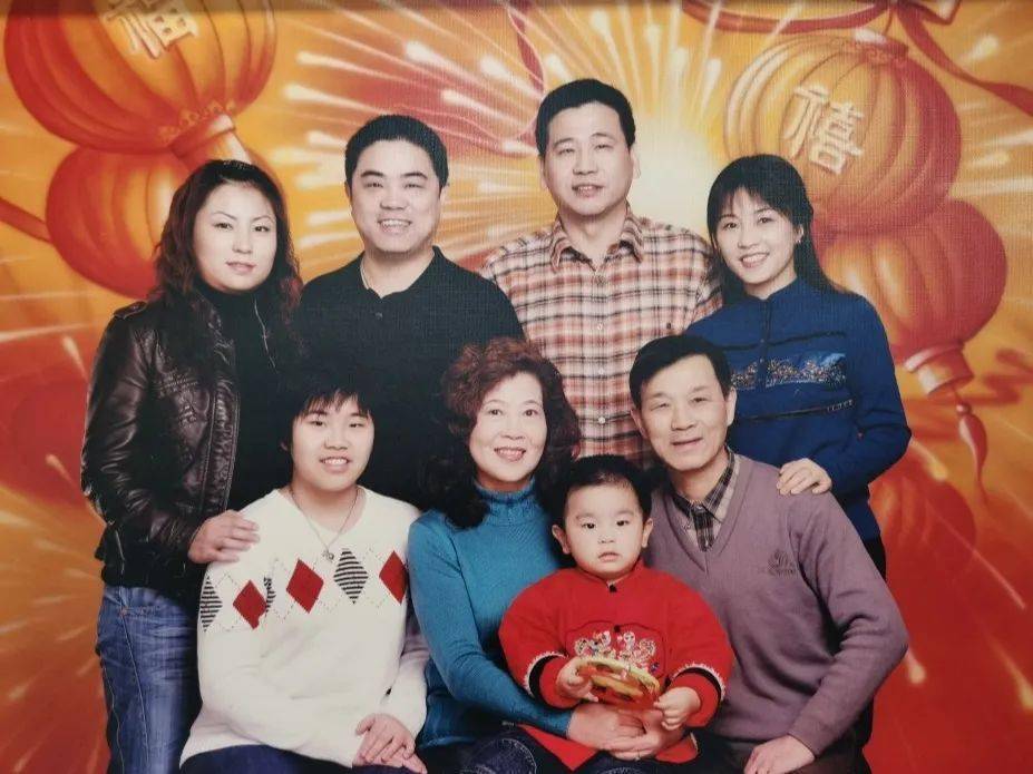 非凡家庭第二季全集在线观看 0f5c1ed1069b477fadeb7319545d6fe7.jpeg