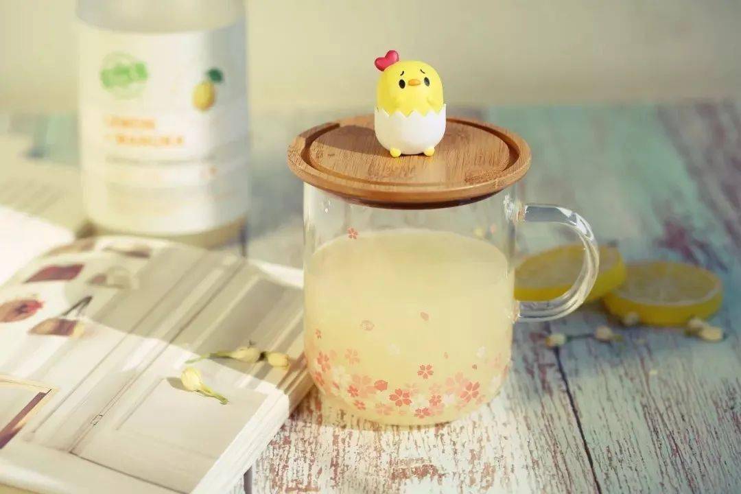 柠檬|「加大码」卫诗宣传新歌,全网惊叹:身形比得上张惠妹?!