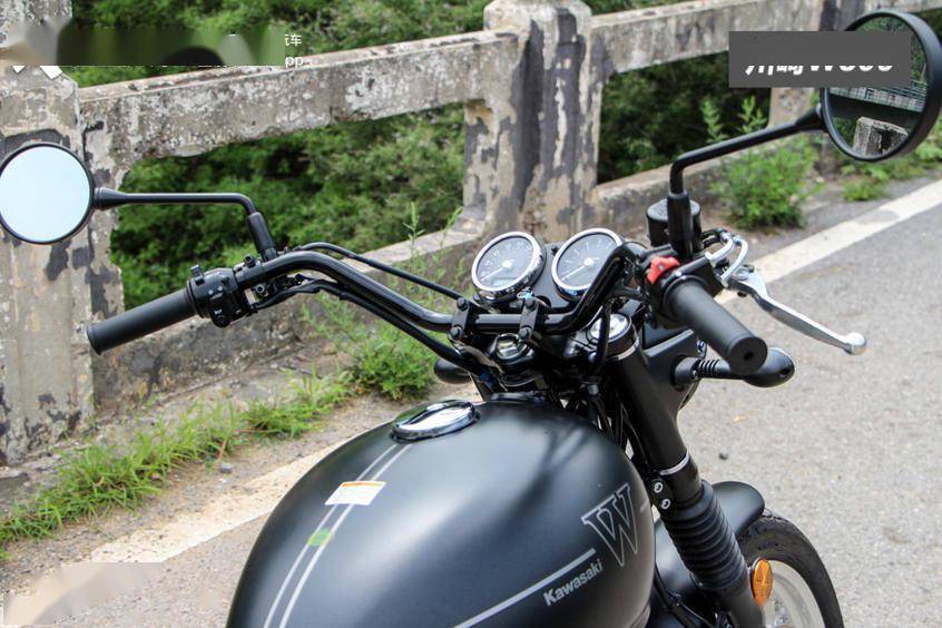 凯旋t100川崎w800摩托古兹v7经典复古摩托车大比拼