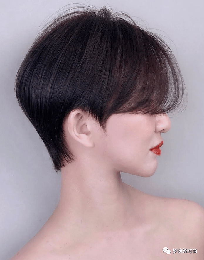 太阳成集团tyc|
2020盛行“5星好评”短发(图19)