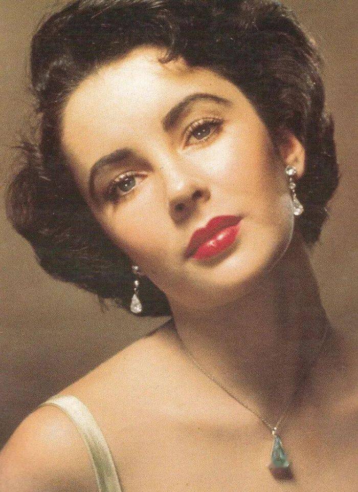 伊丽莎白·泰勒|PICK小姐姐还是珠宝? 你说了算!