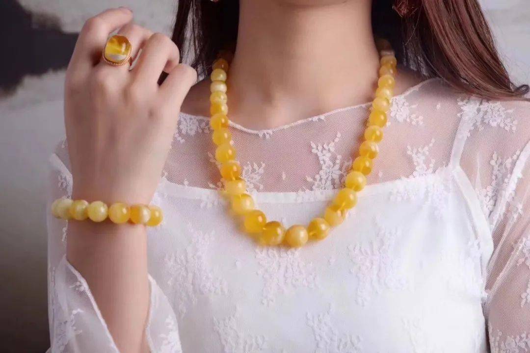 货源|呵呵你那也叫琥珀蜜蜡一手货源，15块克价的蜜蜡原石见过没？