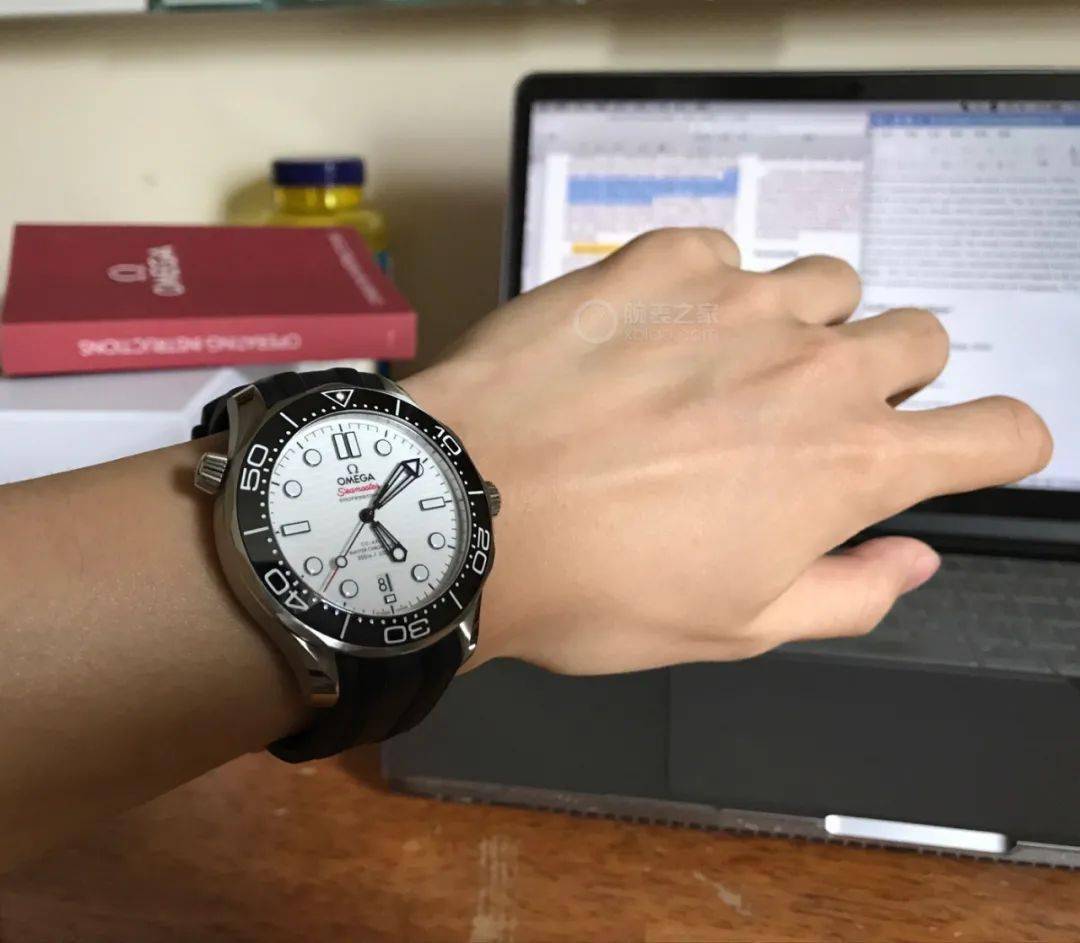 欧米茄|爆款海马系列300米潜水表，你还没拥有吗？