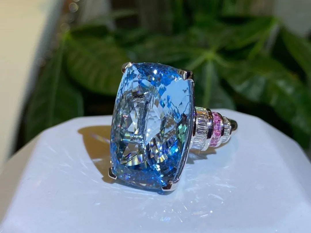 子和|布达拉宫用了多少吨金子和珠宝用来装饰呢？说出来你都不敢相信