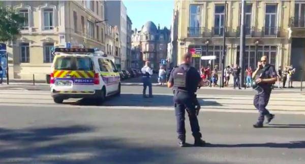 事件|法国勒阿弗尔市人质劫持事件已有2人获释