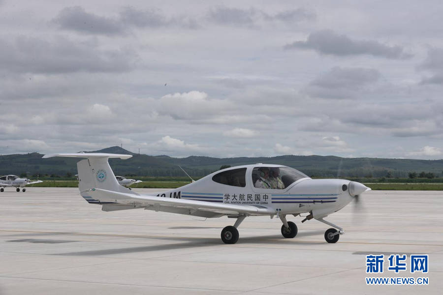 飞行|【幸福花开新边疆】“雄鹰”在扎兰屯展翅飞翔