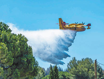 法国|法国东南部山火持续蔓延