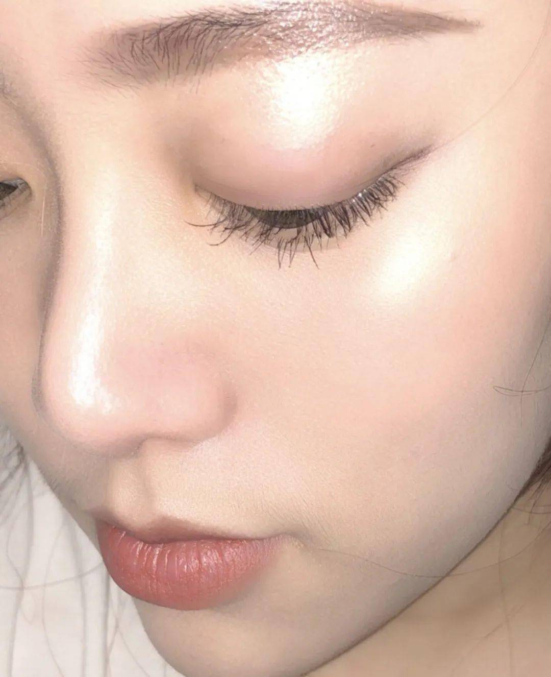 换季|吴昕、林允睡前都在用的懒人超爱保养品，一次性解决换季皮肤敏感、泛红、脱皮...