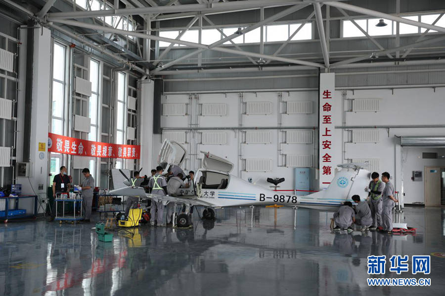 飞行|【幸福花开新边疆】“雄鹰”在扎兰屯展翅飞翔