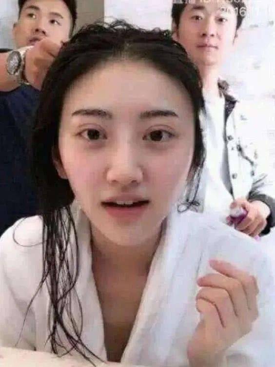 桃仔|整容黑历史都自曝了,景甜真是个狠人啊!