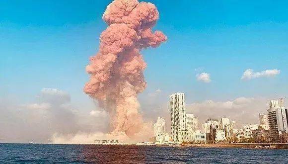 Louis|被Louis Vuitton秀上的吴亦凡感动了,周冬雨改行当店员了?【每周时报】