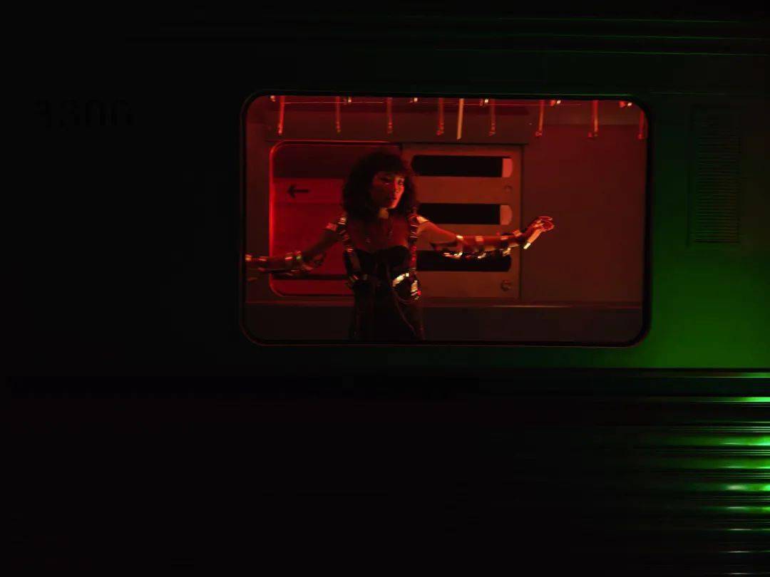 uth|你妆啥 | 我们瞒着王菲拍了她