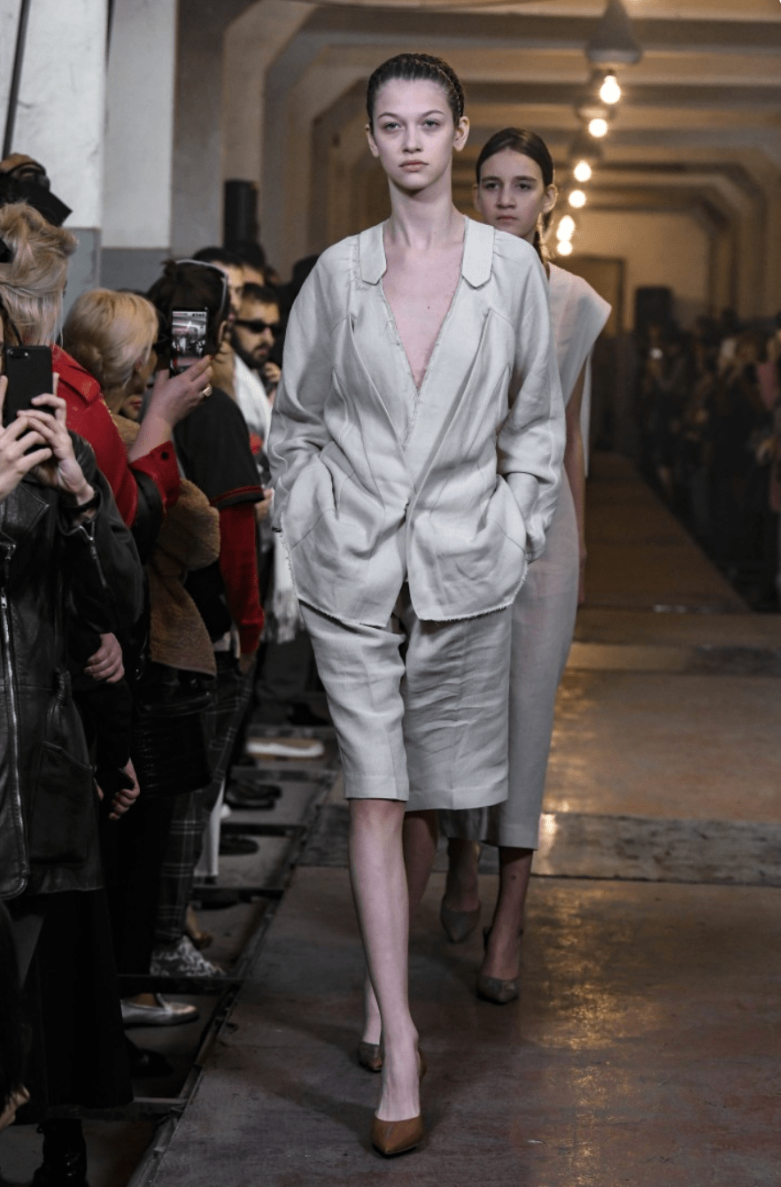 时装|想做不撞衫大赛的冠军，你还缺一件格鲁吉亚的时装