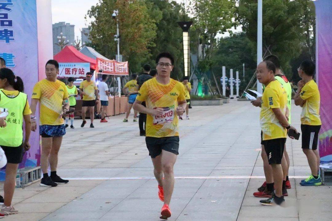 陈英 金春梅 石红丽 易锦秀 朱佳 皮雪芬男子:周井锋 郑锦波 陈宗飞