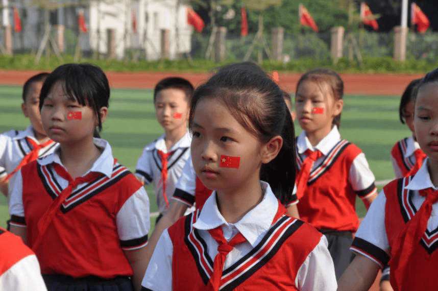 紫茶|里村小学焕“新”，访谈紫茶教育集团里新小学校长万川