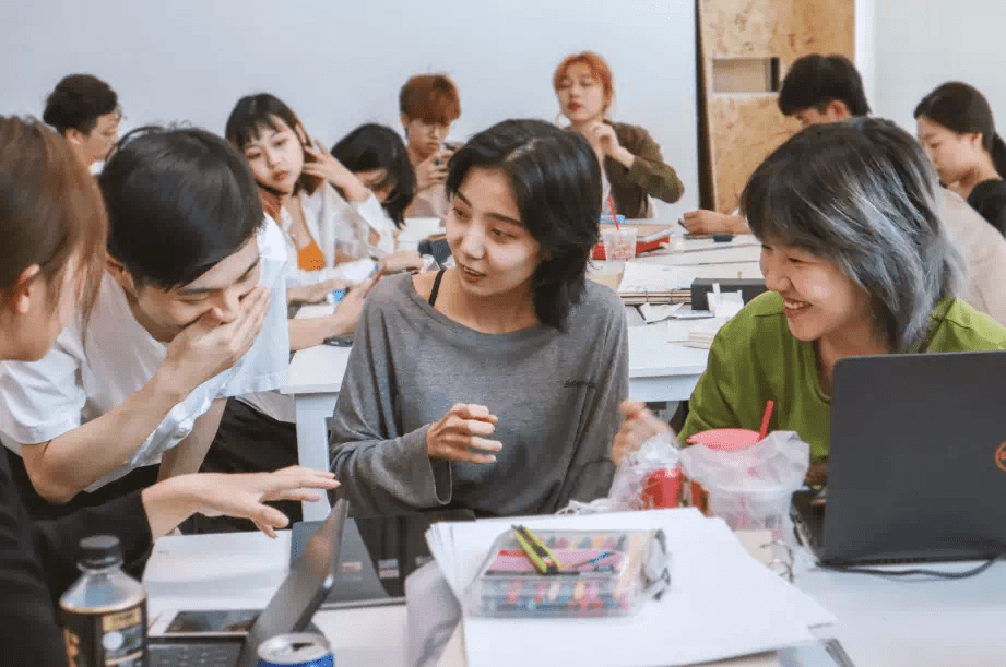 赡养人口算不算学生_学生发型男(3)