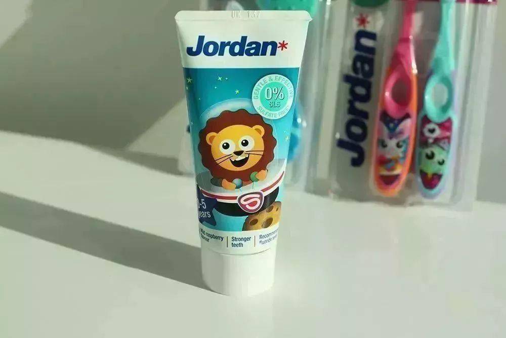 几个月宝宝可以用牙膏 fbdd59f2b68a4ca2bafd6f9d726ac5a1.jpeg