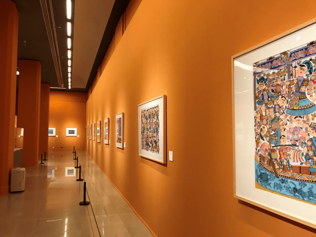 10幅贵州平坡苗族绘画获特邀参加以美扶智中国美术馆脱贫攻坚美术作品