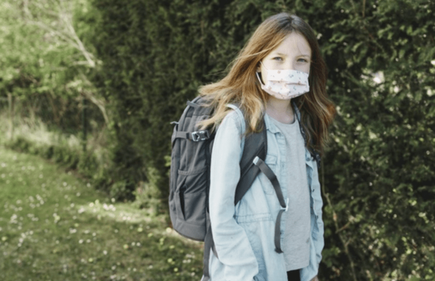 美国|美国学生曝光学校复课乱象：不戴口罩还人挤人 美国多地教师游行反对复课