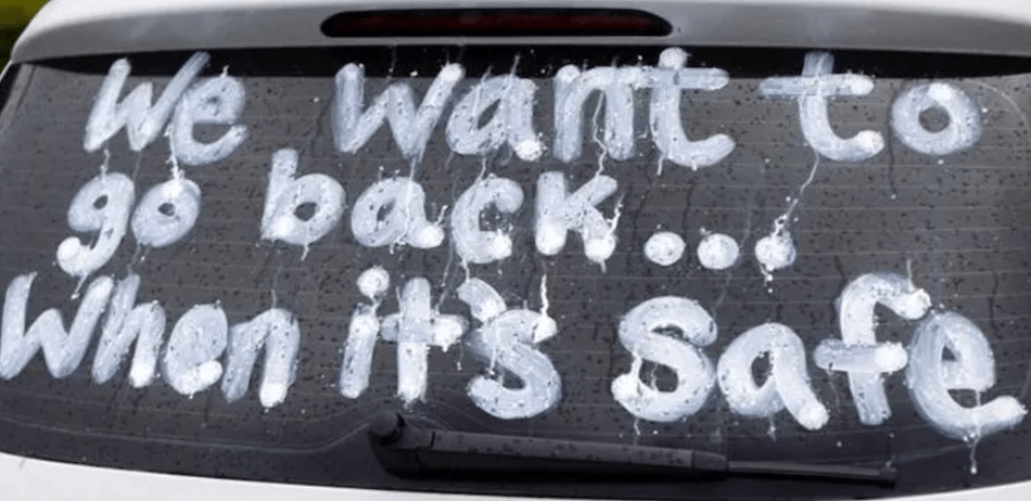 美国|美国学生曝光学校复课乱象：不戴口罩还人挤人 美国多地教师游行反对复课