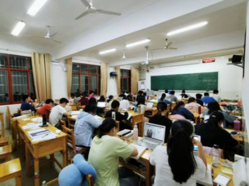 湘潭|湘潭大学八成研究生暑期主动留校加码学习